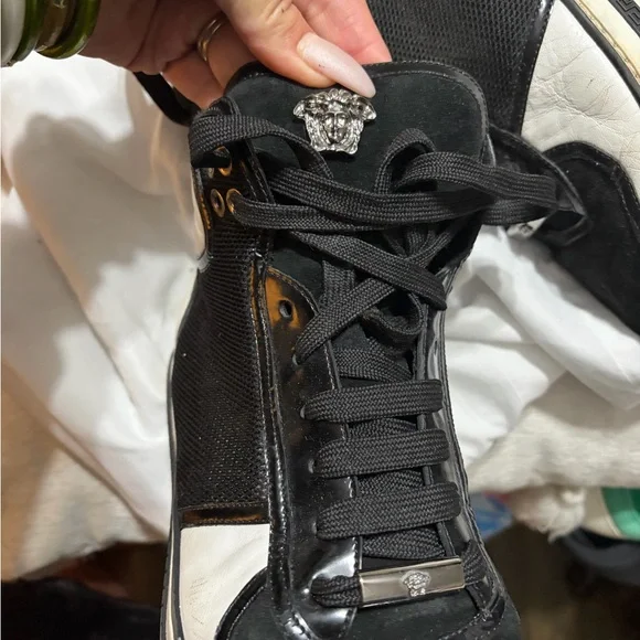 Versace Monochrome High-Top Sneakers - Picture 4 of 4